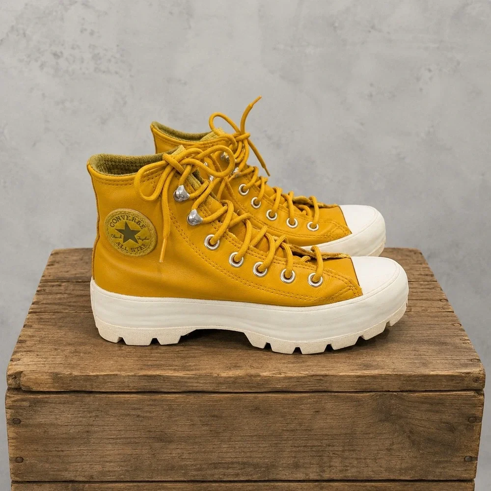 Converse Chuck Taylor All Star Lugged Winter GORE-TEX Womens Size 6 Yellow Boots